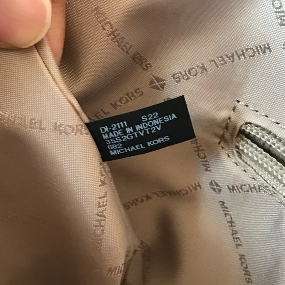 🌼Michael Kors Purse - Picture 11 of 13